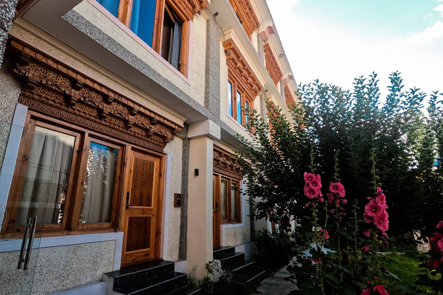 4 star hotel in leh ladakh